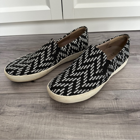 Naturalizer "Marianne" black white chevron weave slip on fabric sneakers 8 - Picture 10 of 10